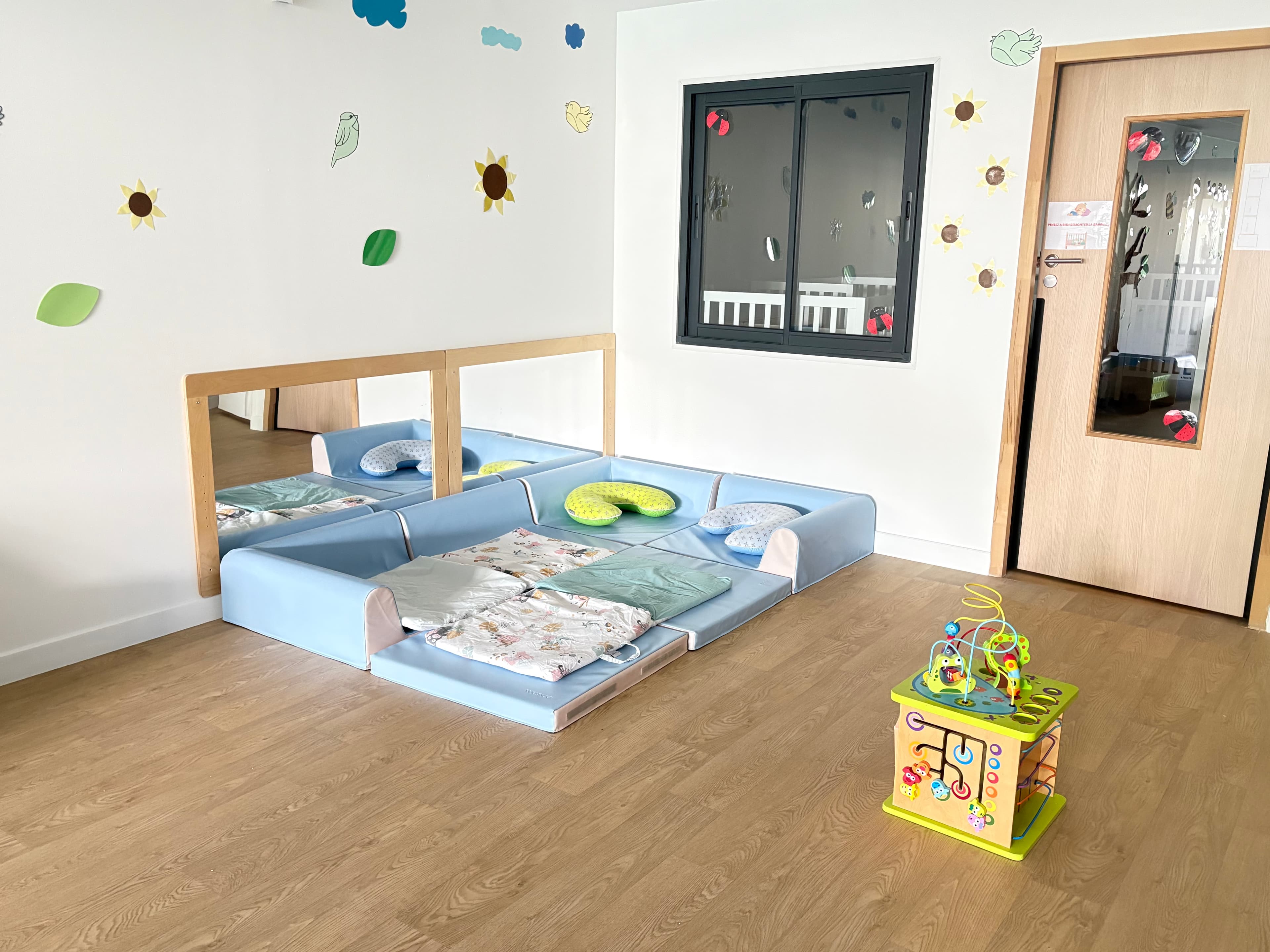 Salle d'activité micro-crèche Saint-Germain-en-Laye 78100
