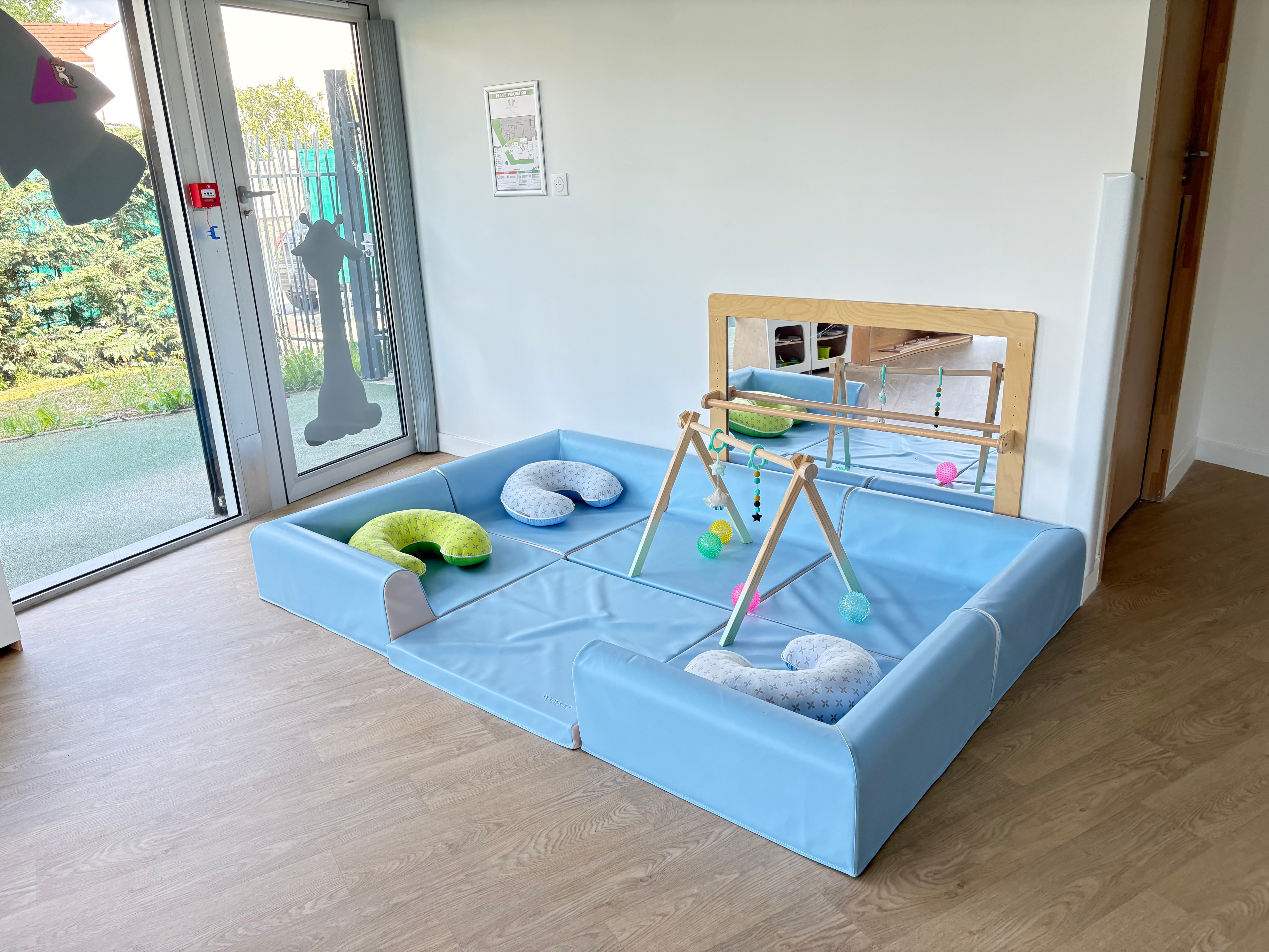 Salle d'activité micro-crèche Saint-Germain-en-Laye